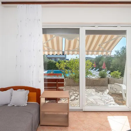 Vesela-1 By Interhome Lejlighed Vir